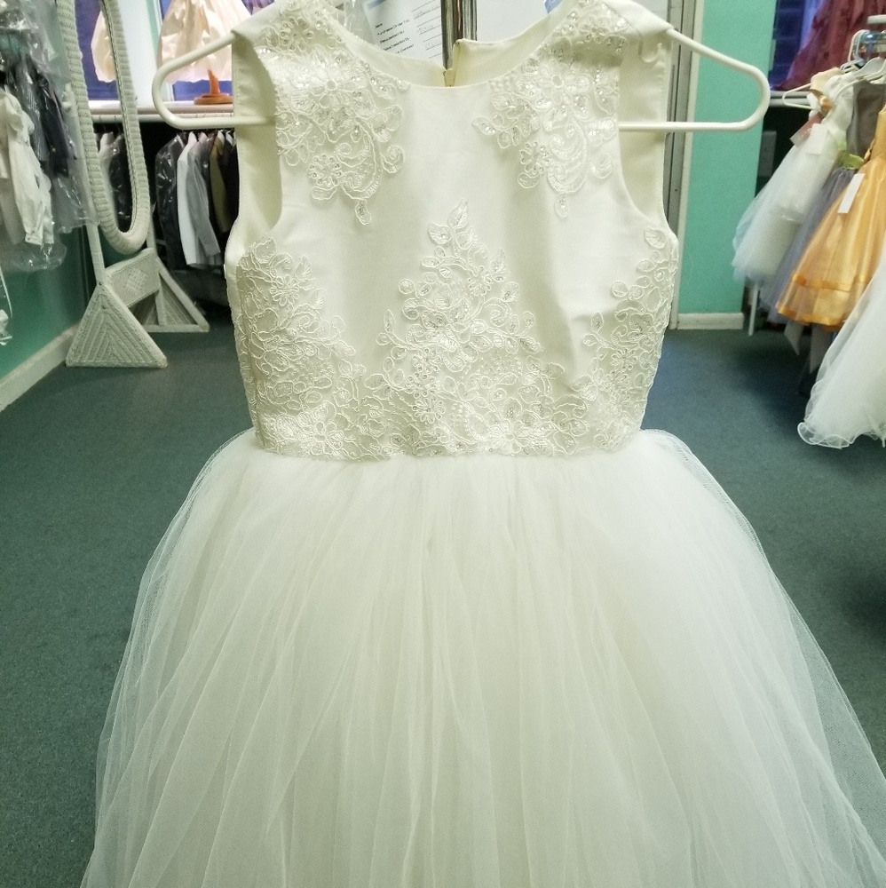Beautiful flower girl/ special occassion dress